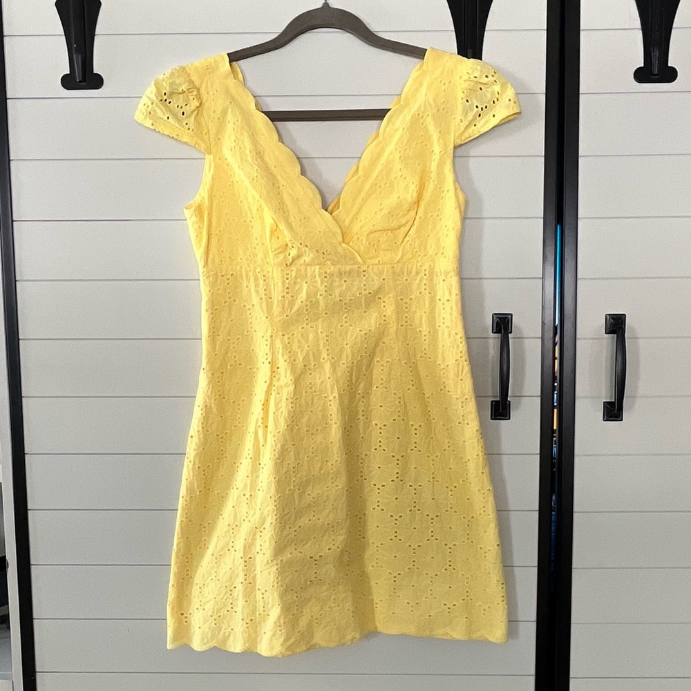 Laundry Yellow Scalloped Eyelet Dress Size 4 Small Cap Sleeves Flirty Feminine